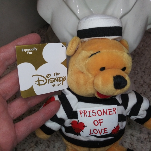 Vintage Disney Store Winnie The Pooh Valentine Prisoner of Love Beanie - Picture 2 of 5